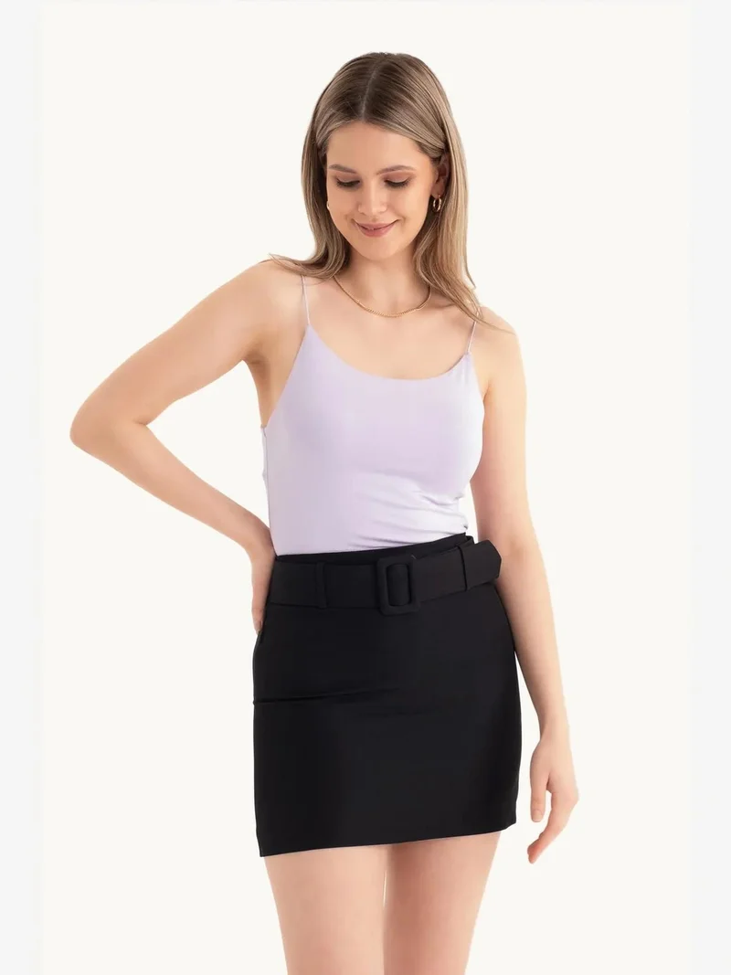 زوبعة بلوزة كامي قصيرة بحمالات سباغيتي أساسية