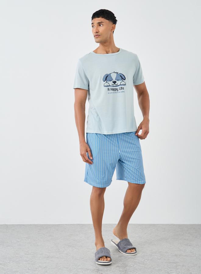 ستايلي طقم تي شيرت رجالي أزرق فاتح برسومات وشورت مخطط - Image 1