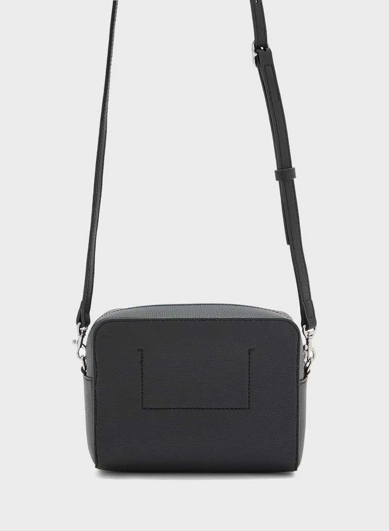 كالفن كلاين جينز Narrow Strap Crossbody