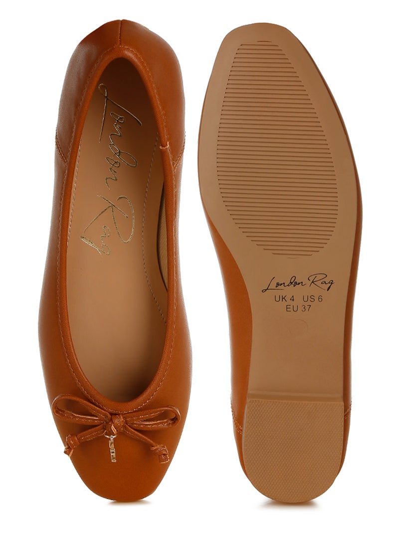 Faux Leather Casual Ballerinas in Tan - pzsku/Z0A0CF7D0379D3E8E40A7Z/45/_/1720683554/d453660a-7750-471c-8b80-f18b2530e827