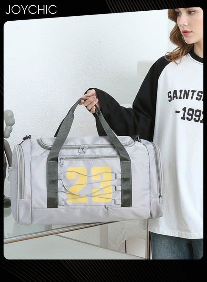 Joychic حقيبة رياضية كبيرة السعة مطبوعة برسومات لفصل الملابس الجافة والرطبة مع قسم للأحذية للتخييم الخارجي واليوغا والسباحة باللون الرمادي - Image 4