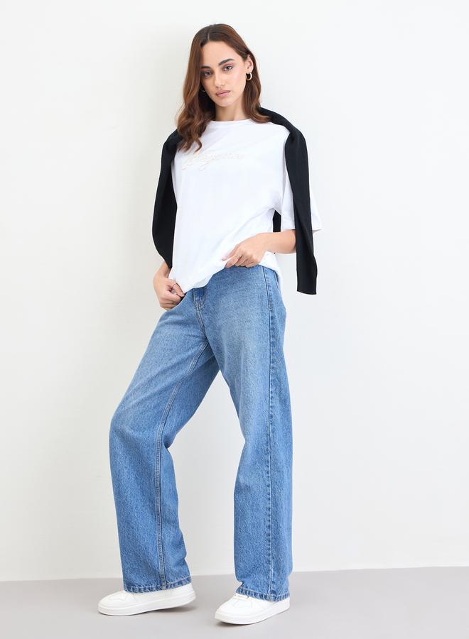 ستايلي تيشيرت واسع بكتابة مزينة بالخرز - Image 2