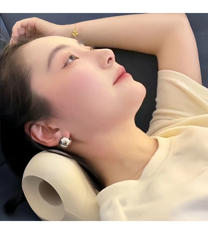 Light Grey Ergonomic Shoulder And Cervical Pillow For Deep Tissue Relaxation Massage - Image 3