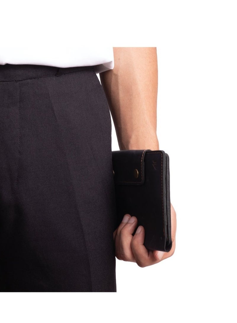 ايه ار سابلاي Ar Passport Wallet من Arij Bags | محفظة سفر جلد طبيعي، جيب باسبور، أماكن للكروت والتذاكر (أسود) - Image 5