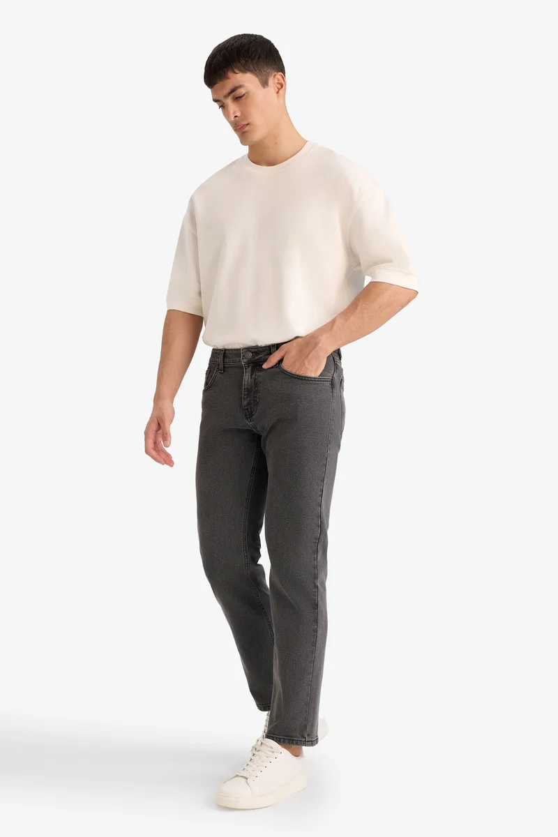 Defacto  Sergio Regular Fit Normal Waist Straight Leg Jeans for Men | Best Price UAE