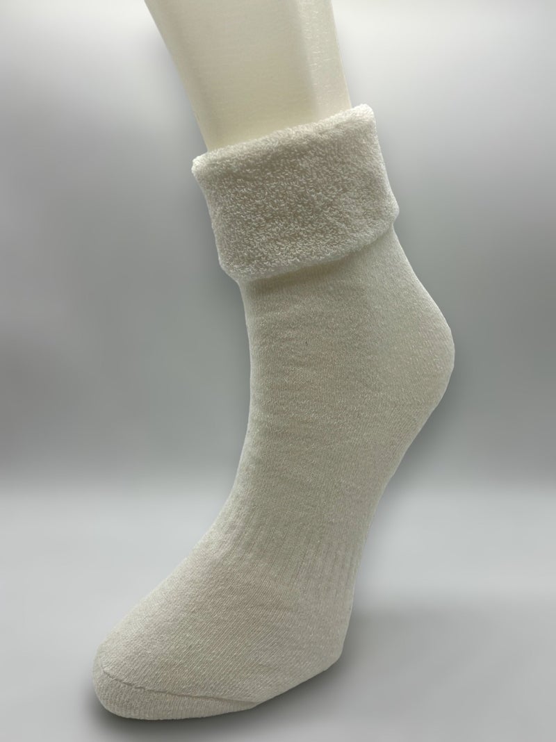 Ciho Socks 6 Pairs Women's Winter, Thick, Curled, Elastic-Free Thermal Socket Socks - White / Burgundry  - Image 4