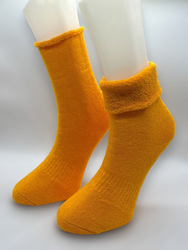 Ciho Socks 6 Pairs Women's Winter, Thick, Curled, Elastic-Free Thermal Socket Socks - White / Burgundry  - Image 3