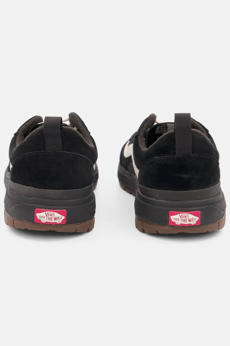 VANS حذاء كاجوال برباط للرجال من Ultrarange Exo، أسود/أبيض فاتح - Image 2