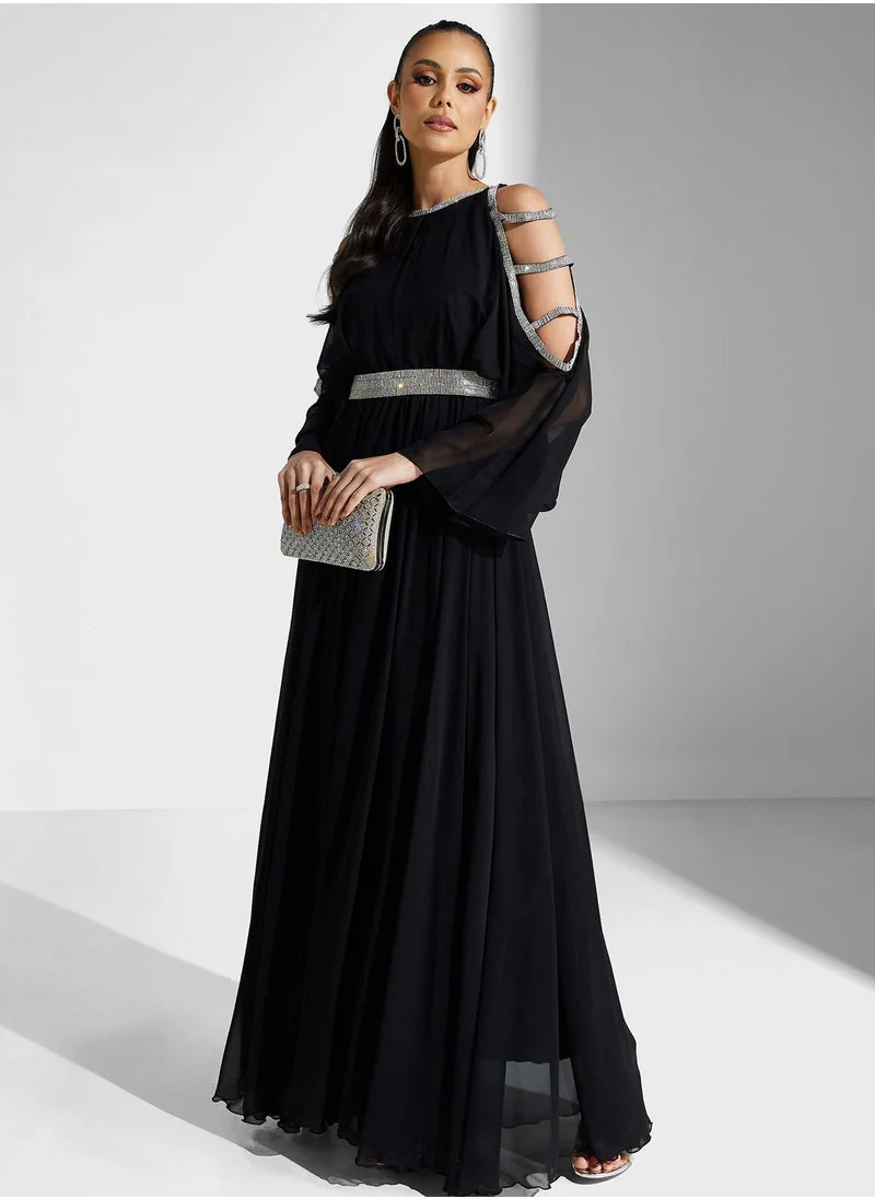 جولدن ابل Cold Shoulder Tiered Dress