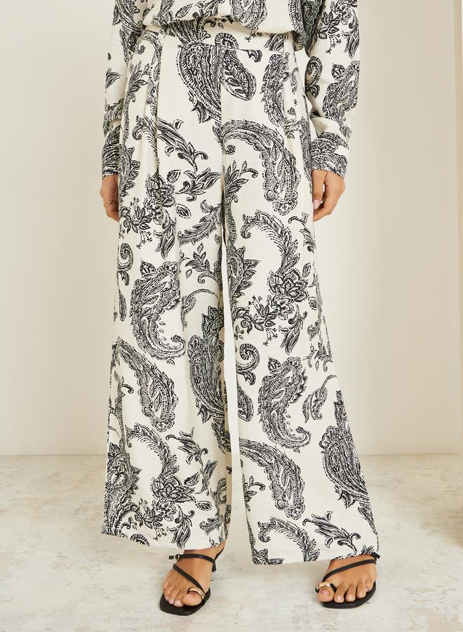 Styli Women Printed Buttoned Shirt and Pants Co-Ords - Image 3