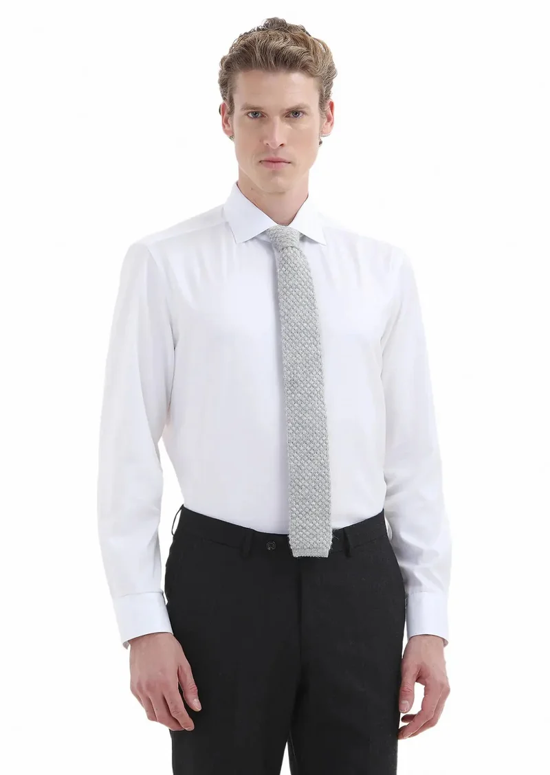 رامسي قميص أبيض بقصة عادية، نسيج كلاسيكي لا يحتاج إلى كي، مصنوع من القطن الخالص ١٠٠٪