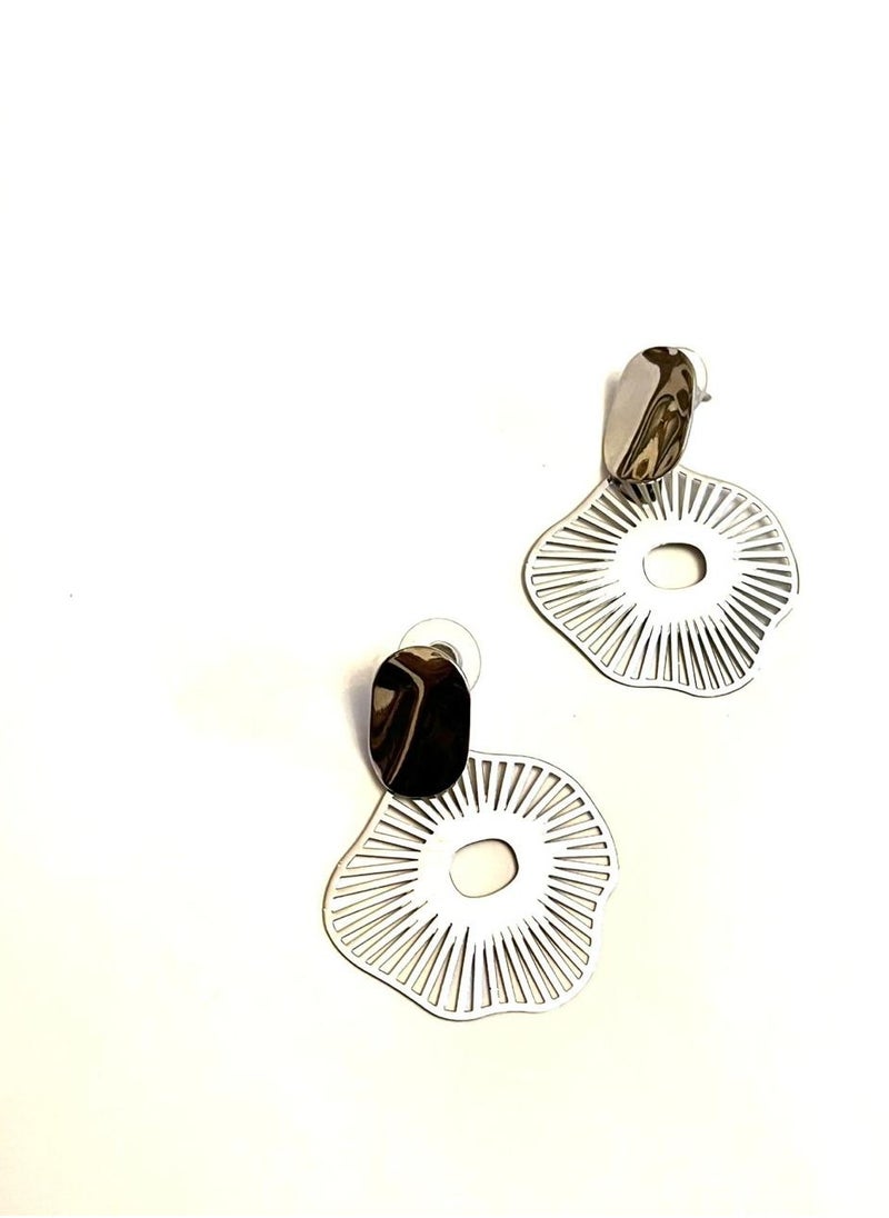 Trio Earrings - Concentrated lines earrings - Image 1