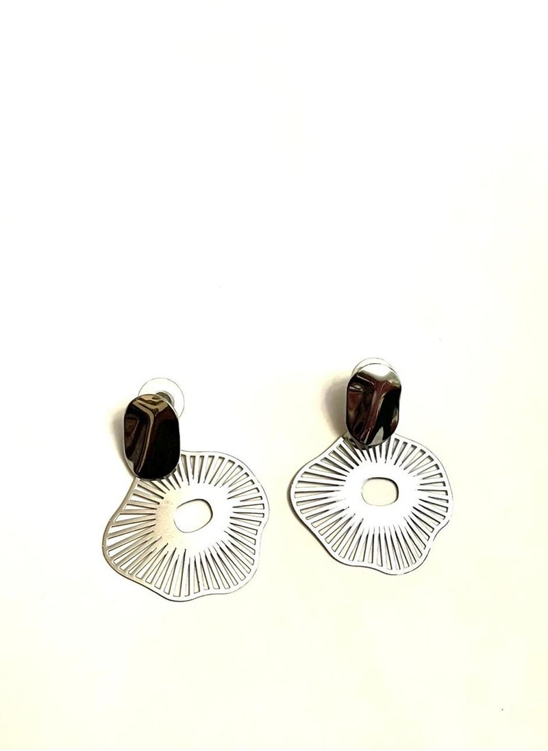 Trio Earrings - Concentrated lines earrings - Image 1