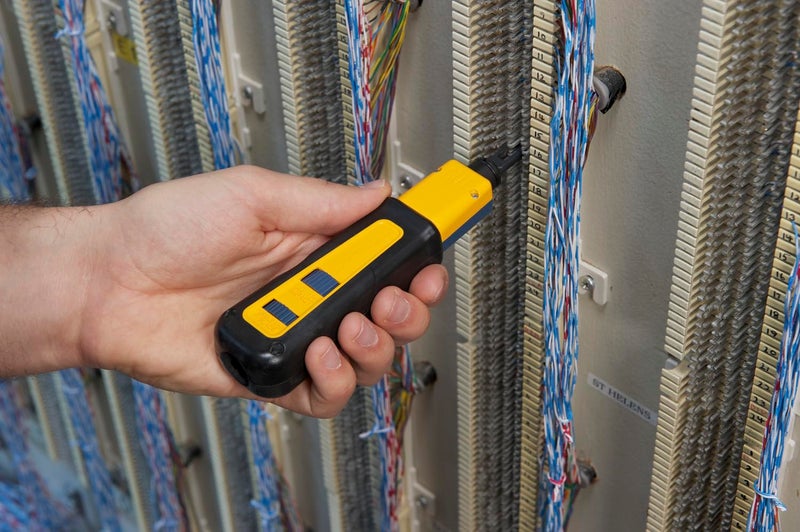 فلوك نتوركس أداة تثقيب الصدمات 10061810 D914S من Fluke Networks مع شفرة قطع Eversharp 66/110 أصفر وأزرق وأسود - Image 4