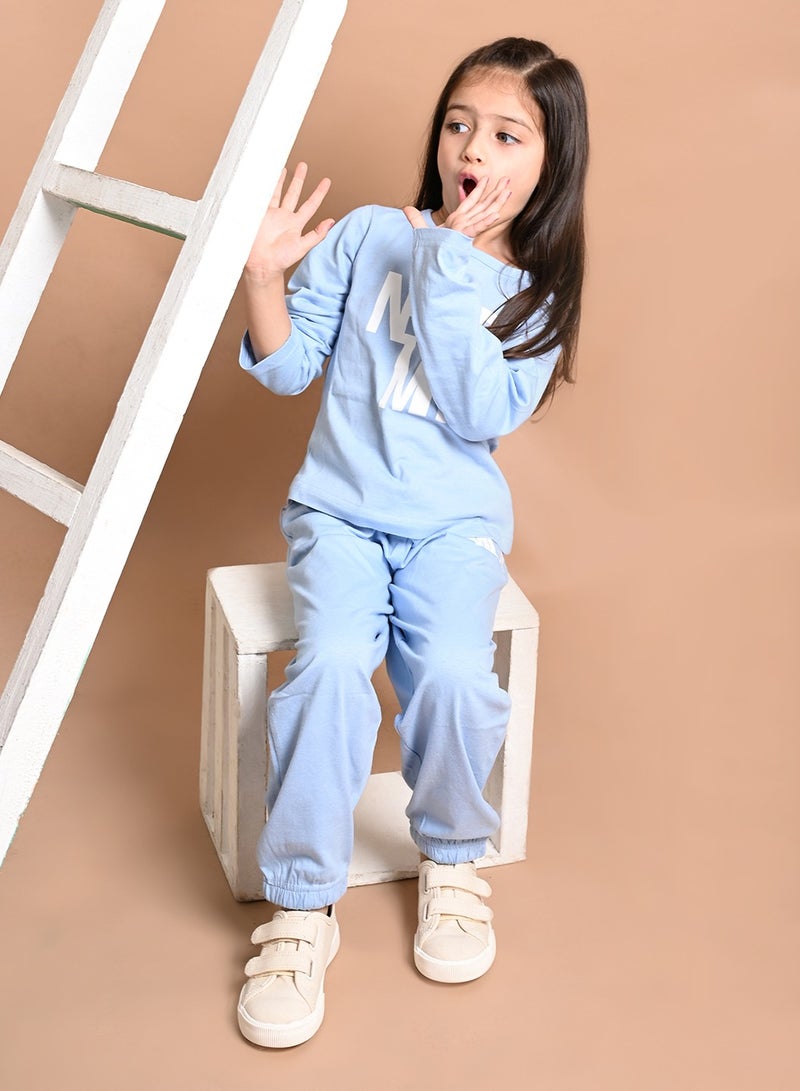 ليل بيكس طقم بلوزة بطبعات لا يهم مع بنطال رياضي - Image 3