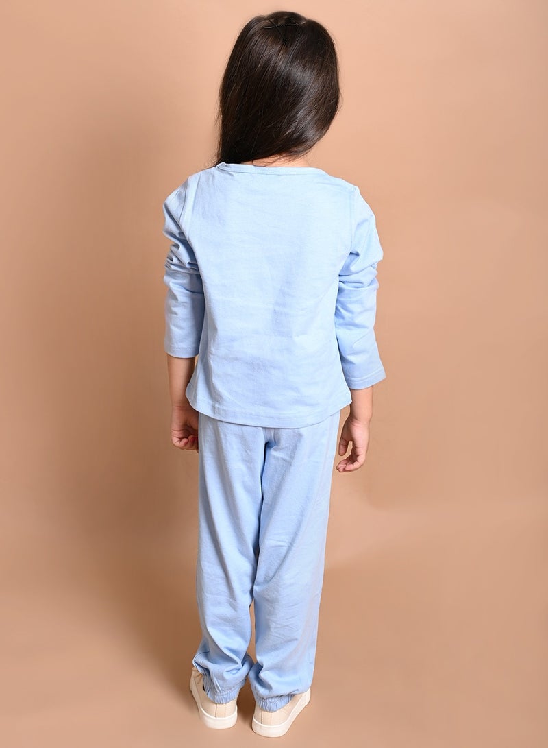 ليل بيكس طقم بلوزة بطبعات لا يهم مع بنطال رياضي - Image 5