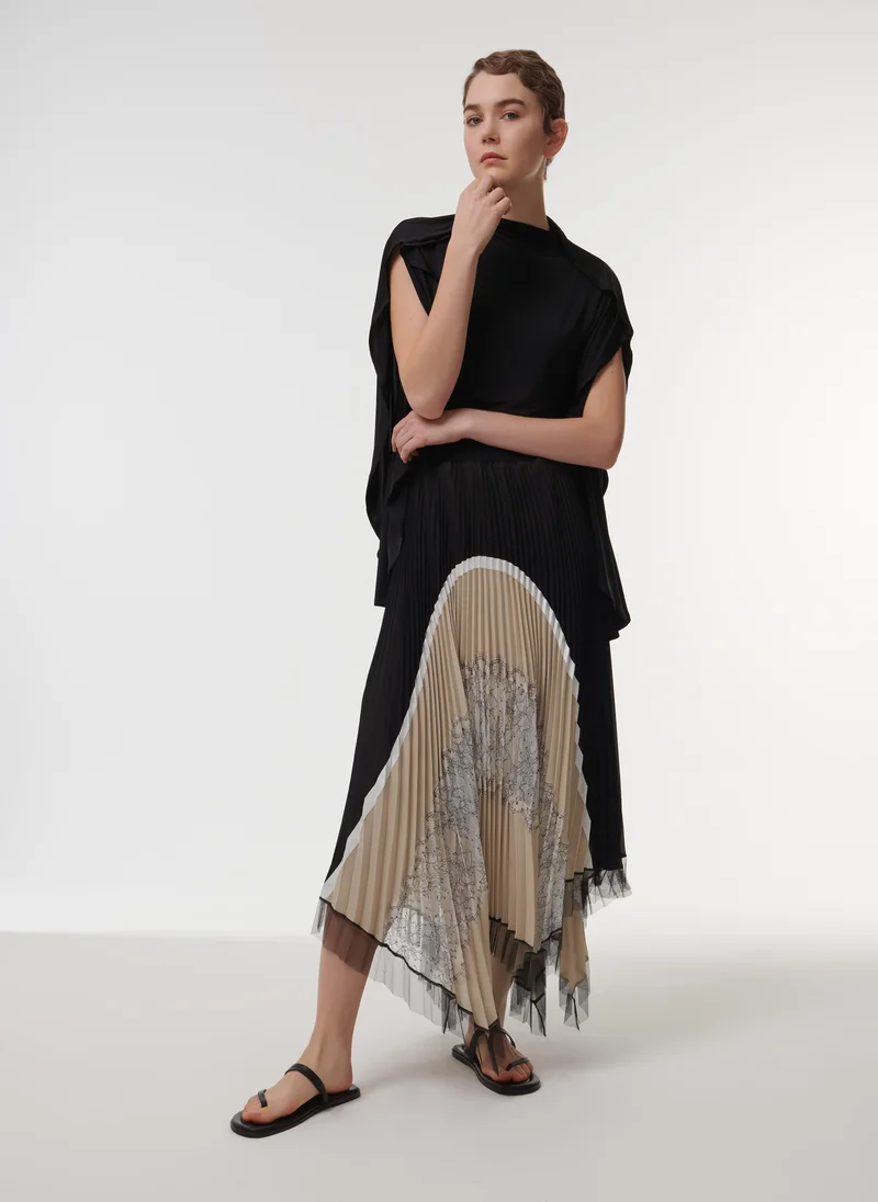 leem Cape Sleeve Fitted Top