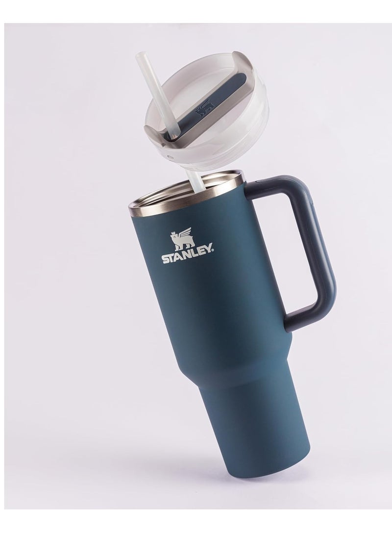 ستانلي كوب ستانلي، كوب ستانلي سعة 40 أونصة مع قش ومقبض، كوب معزول مع غطاء كوب للسفر، كوب قهوة من الفولاذ المقاوم للصدأ H2.0 FlowState للمشروبات المثلجة الساخنة، كوب سفر بمقبض(ازرق غامق) - Image 1