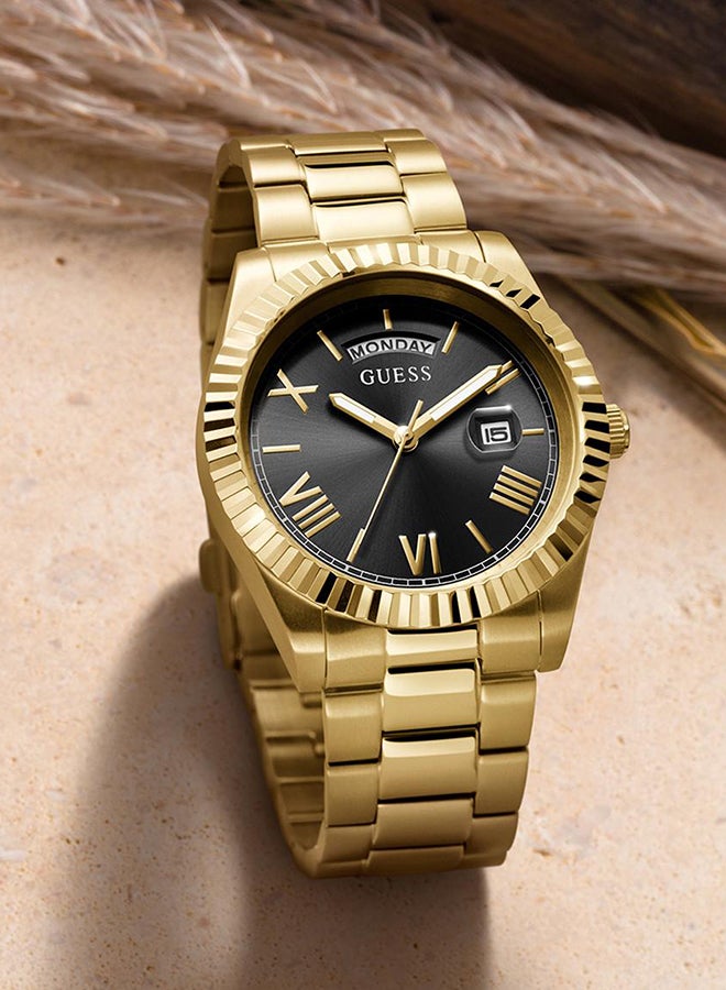 GUESS جيس US ساعة يد كونويسور بعقارب باللونين الذهبي والأسود للرجال GW0265G3 - Image 2