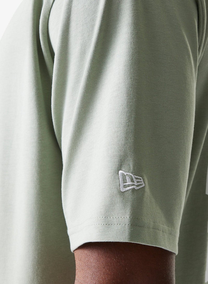 NEW ERA Graphic Bp Oversized T-Shirt - Image 3