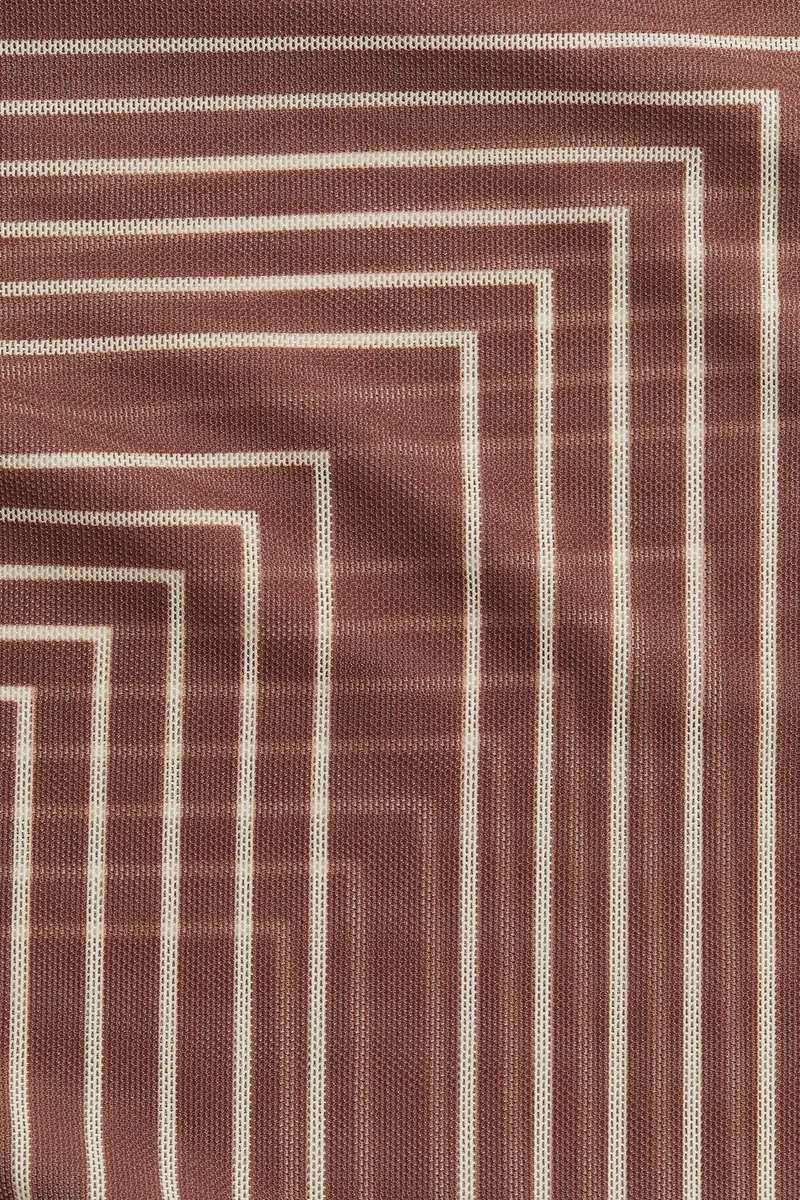 اتش اند ام بلوزة من نسيج شبكي