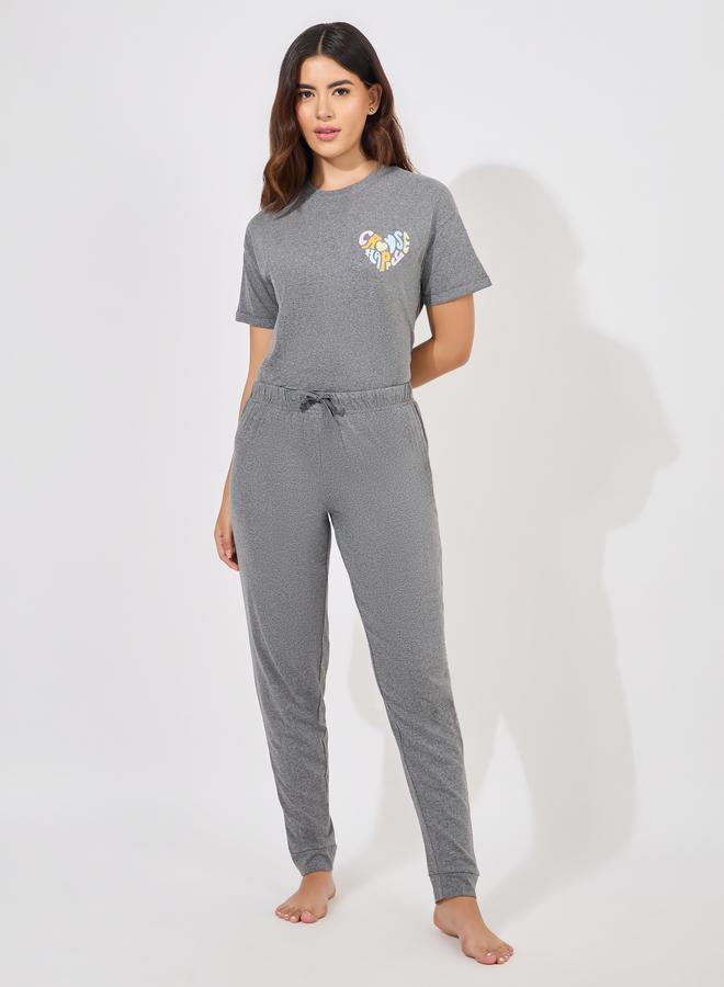 Styli Heart Graphic Drop Shoulder T-Shirt and Cuffed Pyjama Set - Image 2