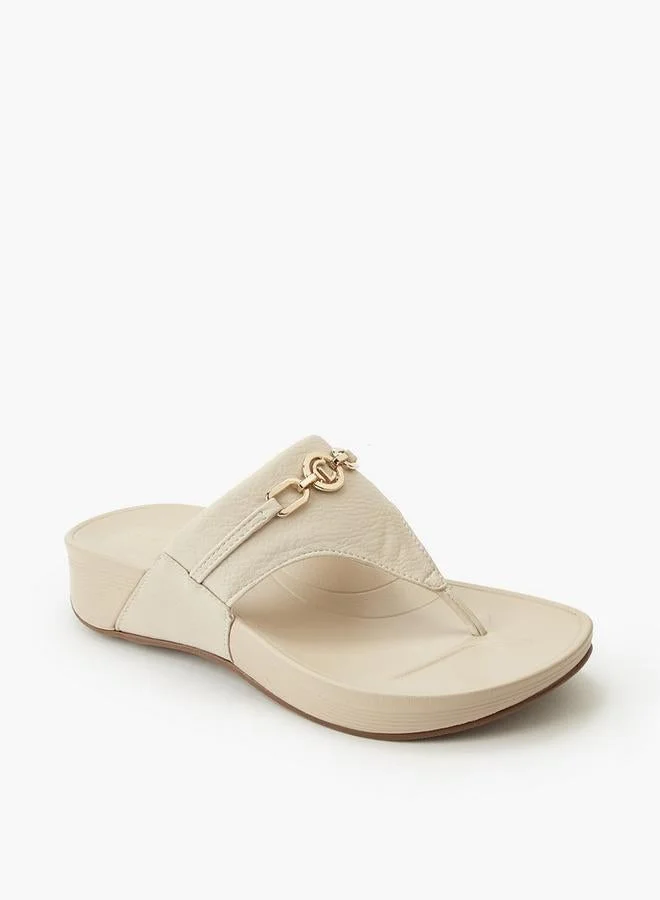 لو كونفورت Women Chain Detail Thong Sandals
