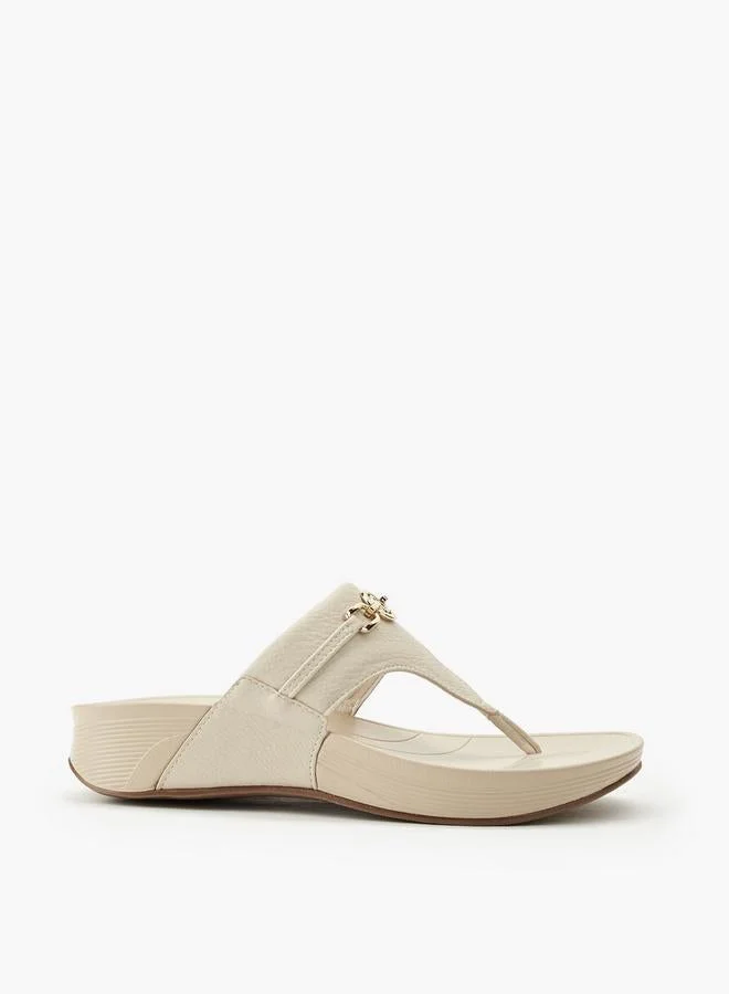 لو كونفورت Women Chain Detail Thong Sandals