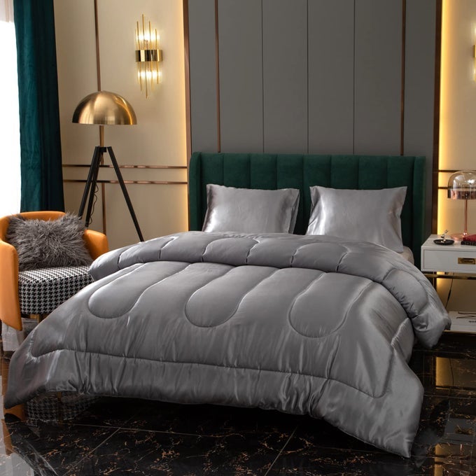 SATIN COMFORTER SET KING SIZE LUXURY HOTEL STYLE SILK LIKE POLYESTER FILLING 1 COMFORTER 2 PILLOWCASES GREY