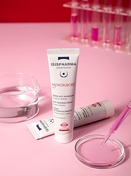 ISIS PHARMA كريم مضاد للاحمرار METRORUBORIL AZ من ISISPHARM 30 مل كريم يومي مريح مصمم مع 15% حمض أزيليك مصحح لون يقلل الاحمرار يحسن الدورة الدموية الدقيقة صنع في فرنسا - Image 4