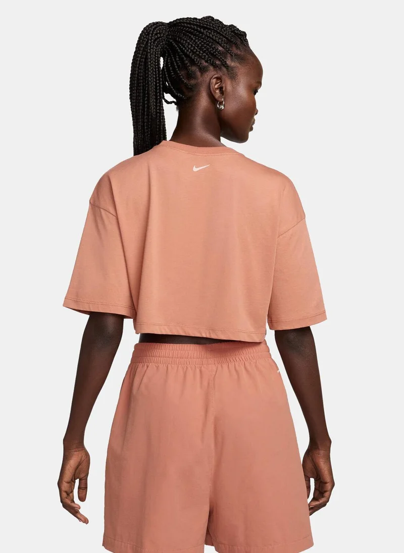 نايكي Women's Sportswear Cropped T-Shirt