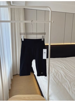 Black L