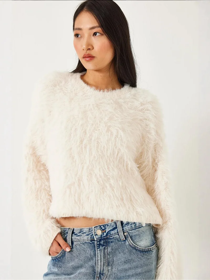 Bianco Lucci LUCCI Textured Crew Neck Crop Sweater with Plush Detail
