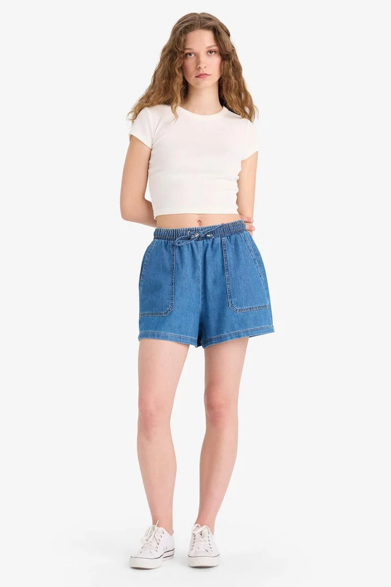 ديفاكتو Soft Denim High waist Short Leg Shorts