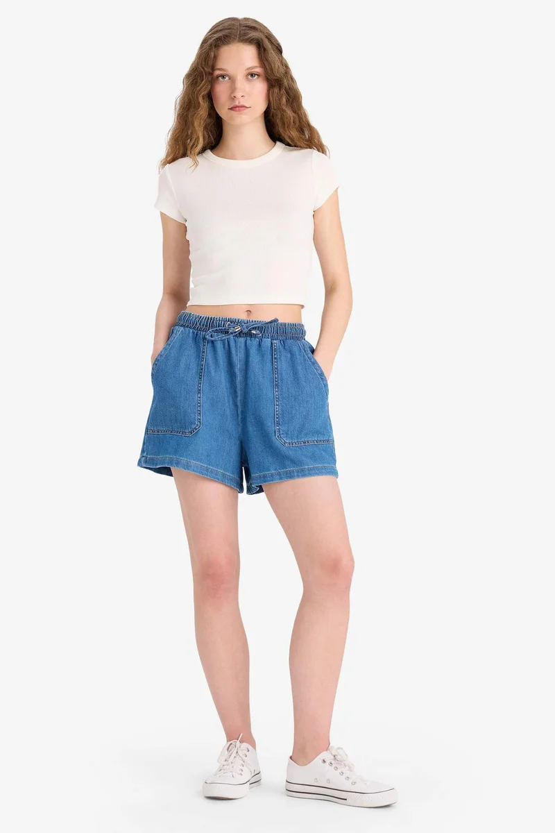 ديفاكتو Soft Denim High waist Short Leg Shorts