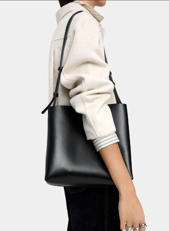 بارفوا حقيبة كتف بسيطة