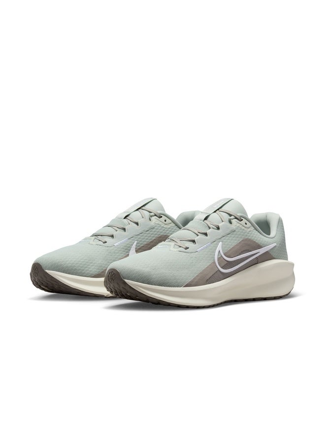 Nike Downshifter 13 - Image 2