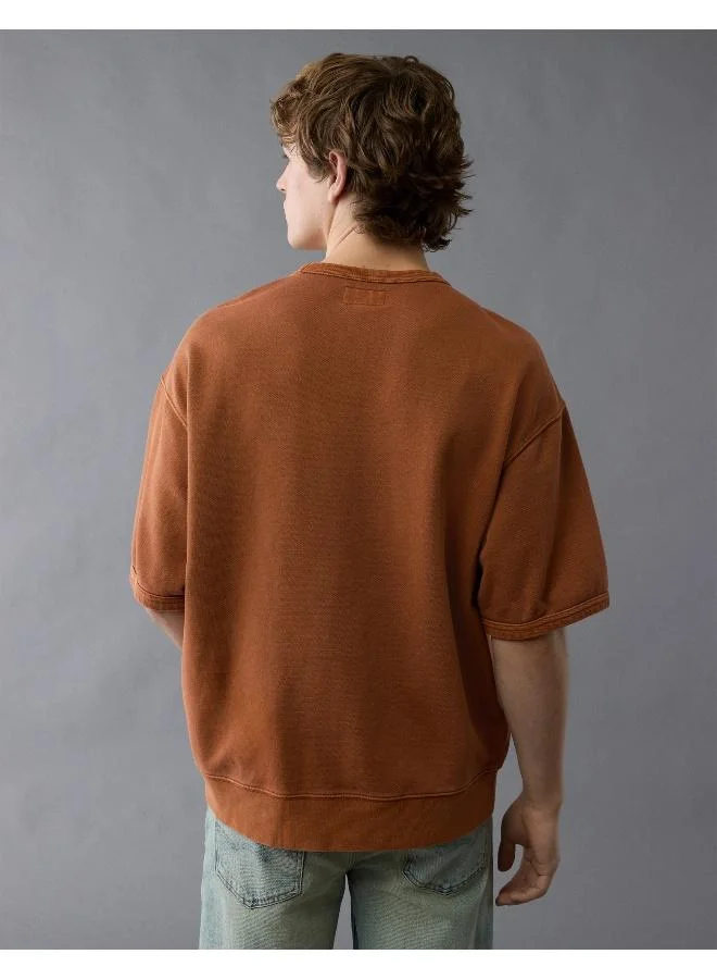 American Eagle Your go-to tee, but with an elevated, sporty vibe in twill cotton fabric.
