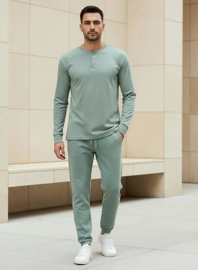 Love Pangolin Love Pangolin Men Henley Neck T-shirt