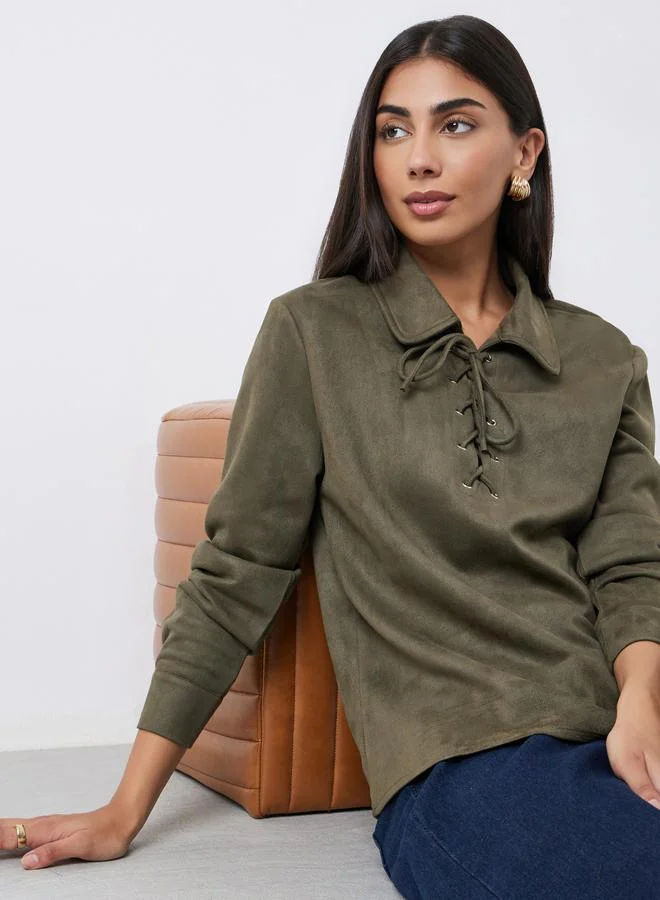 ستايلي قميص زيتي بتصميم شامواه ورباط أمامي