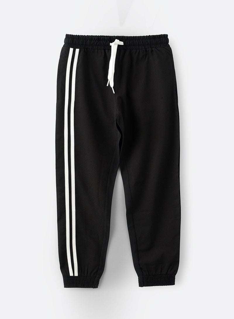 JAM Knit jogger with stripe at side seam - Image 1
