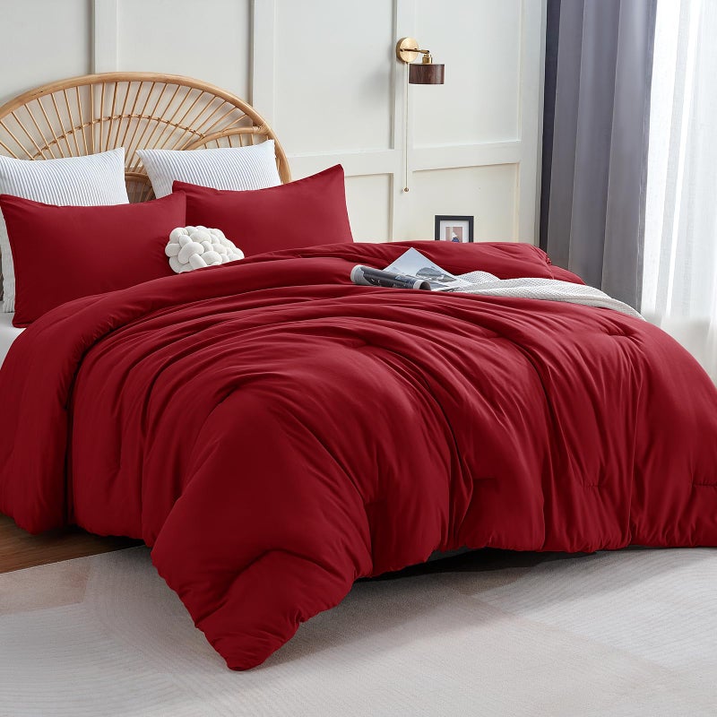 CozyLux طقم لحاف كامل الحجم من كوزي لوكس، لون أحمر داكن، 3 قطع، طقم مفروشات مبطنة بلون موحد يسمح بمرور الهواء، طقم سرير فاخر وناعم مع لحاف بديل للريش مناسب لجميع الفصول (لحاف واحد و2 غطاء وسادة). - Image 1