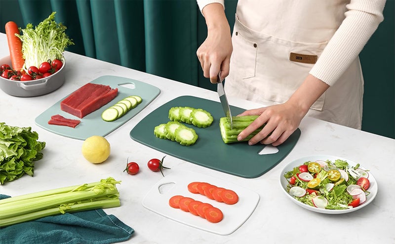 HEXONIQ® Cutting Boards for Kitchen, Plastic Chopping Board Set of 3, Thick Chopping Boards for Meat, Veggies, Fruits, with Easy Grip Handle & Hanging Hole, Dishwasher Safe (Green) - Image 4