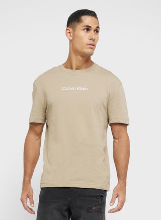 Hero Logo Comfort T-Shirt - pzsku/Z0A67A05C0FB69465E8CBZ/45/_/1745674284/f0457a03-e235-422d-8653-b36ea8b48a3e
