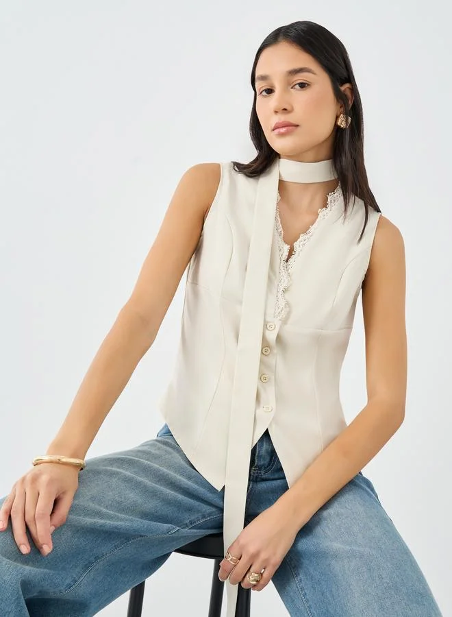 Styli Styli Lace Detail Buttoned Sleeveless Waistcoat