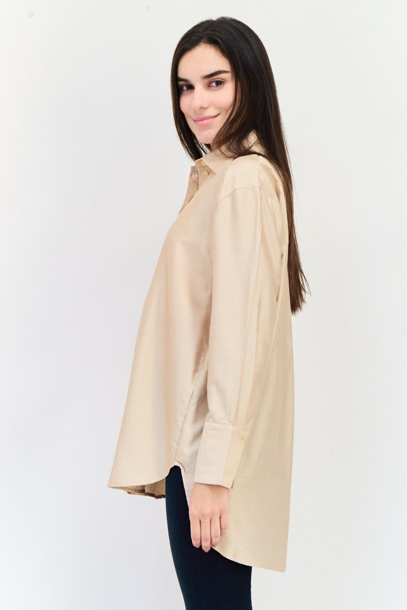 Juicy Couture قميص نسائي بأكمام طويلة وياقة منتشرة، بيج - Image 3