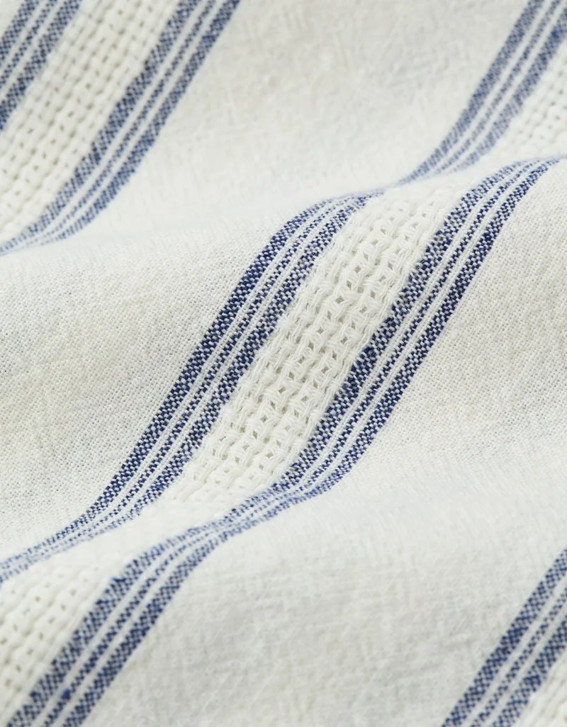 American Eagle  AE Relaxed Fit Short Sleeve Camp Collar Shirt for Men | Best Price UAE