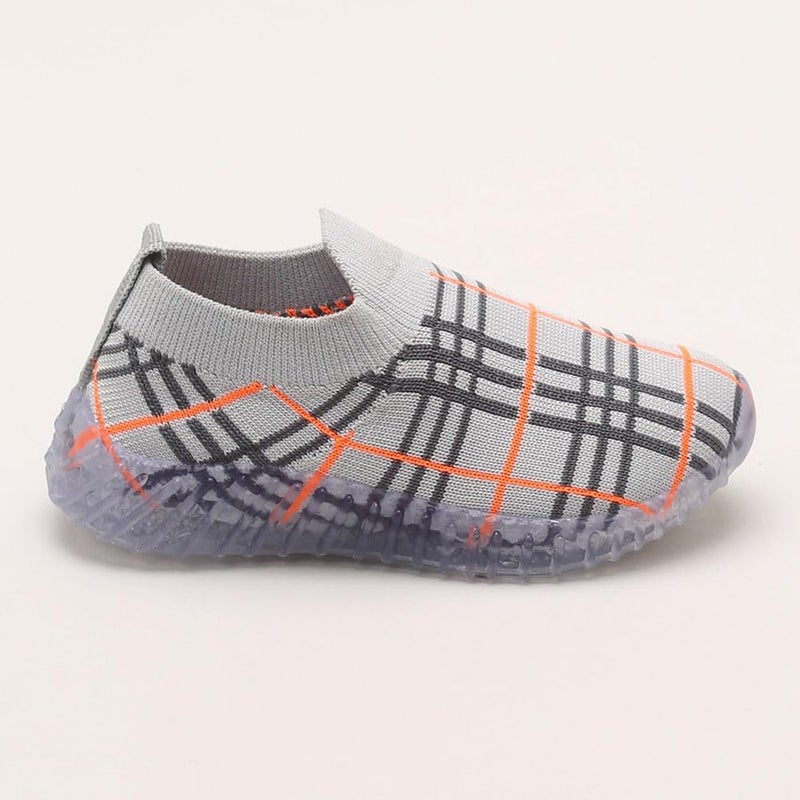 UNIAGE Comfortable and Durable Star Series LED Light Shoes for Kids Unisex - Image 3