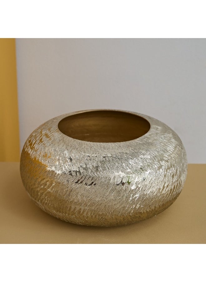 Catlyn Textured Aluminium Flat Vase 26 x 13 x 26 cm - pzsku/Z0A74EA388EA150551B5FZ/45/_/1729501430/1bb0caf0-4d80-4a61-ad92-8d3bd865f5d8