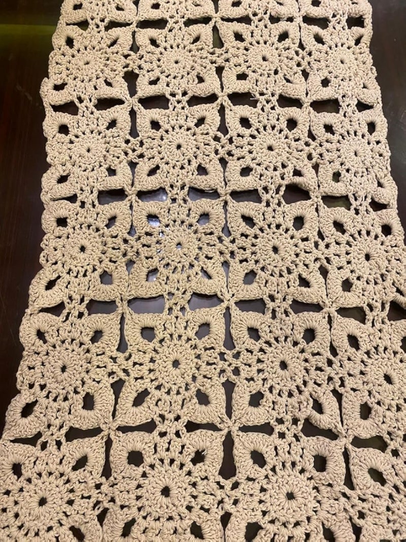 HANDMADE Beige Cotton Lace Tablecloth, Decorative Classic Pattern, Suitable for Table Decoration and Home Decor, Round Floral Design-Size 50 * 100cm